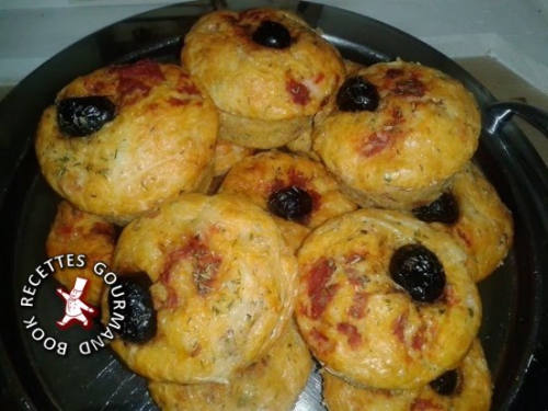 muffins,oeufs,olives,pizza,tomates